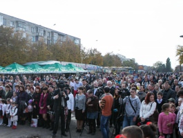 Președintele Nicolae Timofti a participat la manifestațiile dedicate Hramului orașului Florești