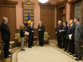 Nicolae Timofti a avut o întrevedere cu ambasadorul SUA, William H. Moser, căruia i-a transmis, pentru Muzeul Memorial al Holocaustului, extrase din 17 dosare judiciare din arhiva SIS