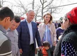 The Presidential Couple gave a new home to a family with 15 children