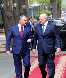 Președintele Republicii Moldova, Igor Dodon, a avut o întrevedere cu Preşedintele Republicii Belarus, Aleksandr Lukaşenko, aflat în Moldova la invitaţia șefului statului nostru