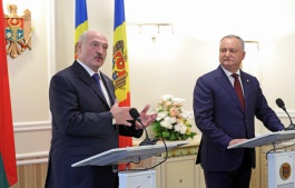 Președintele Republicii Moldova, Igor Dodon, a avut o întrevedere cu Preşedintele Republicii Belarus, Aleksandr Lukaşenko, aflat în Moldova la invitaţia șefului statului nostru