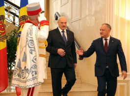 Președintele Republicii Moldova, Igor Dodon, a avut o întrevedere cu Preşedintele Republicii Belarus, Aleksandr Lukaşenko, aflat în Moldova la invitaţia șefului statului nostru