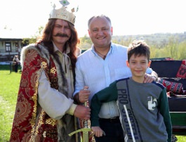 Președintele Igor Dodon a participat la deschiderea Festivalului de sport și muzică “Hai Haiduci!”