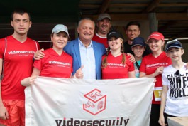 Igor Dodon împreună cu familia a participat la maratonul pe distanța de 15 km în cadrul Festivalului de sport și muzică “Hai, Haiduci!”