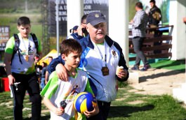 Igor Dodon împreună cu familia a participat la maratonul pe distanța de 15 km în cadrul Festivalului de sport și muzică “Hai, Haiduci!”