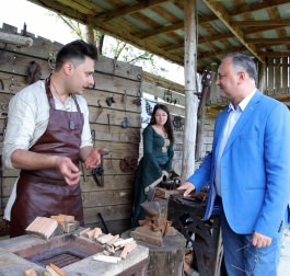 Igor Dodon împreună cu familia a participat la maratonul pe distanța de 15 km în cadrul Festivalului de sport și muzică “Hai, Haiduci!”