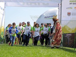 Igor Dodon împreună cu familia a participat la maratonul pe distanța de 15 km în cadrul Festivalului de sport și muzică “Hai, Haiduci!”