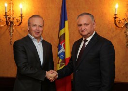 Șeful statului, Igor Dodon, a avut o întrevedere cu copreşedintele Organizaţiei Obşteşti Ruse „Delovaia Rossia”, Andrei Nazarov