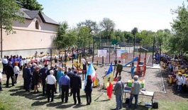 Igor Dodon a participat la ceremonia de inaugurare a două complexuri sportive din localitățile Congaz și Copceac din UTA Găgăuzia