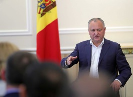 Președintele Republicii Moldova a avut o întrevedere cu un grup de participanți la cursul Colegiului Regal de Studii de Apărare