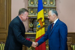 Președintele Republicii Moldova a înmînat „Ordinul de Onoare” lui Serghei Marcoci și Diploma de Onoare lui Marcel Roșca