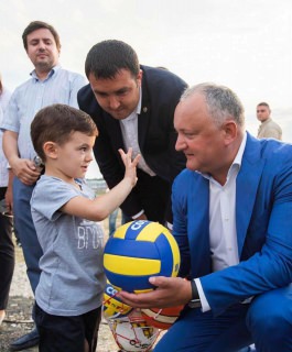 Președintele Republicii Moldova a participat la inaugurarea unui complex sportiv din orașul Comrat