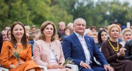 Igor Dodon participated in the National Costume Festival