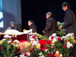 Președintele Nicolae Timofti a participat la funeraliile regizorului de teatru Titus Jucov