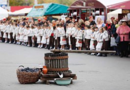  Igor Dodon a participat la Festivalul Vinului din Găgăuzia