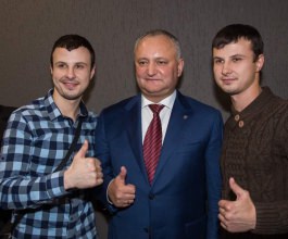 Igor Dodon had a meeting with Moldovan diaspora in Saint Petersburg