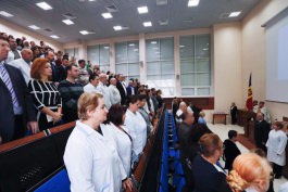 Igor Dodon visited Institute of Mother and Child in Chisinau 