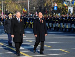 Президент Николае Тимофти принял участие в военном параде, посвященном Национальному дню Румынии