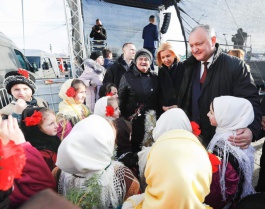 Igor Dodon și Irina Vlah au participat la iarmaroacele de Crăciun din Comrat și Ceadîr-Lunga 