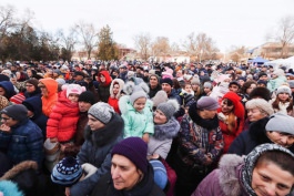 Igor Dodon și Irina Vlah au participat la iarmaroacele de Crăciun din Comrat și Ceadîr-Lunga 