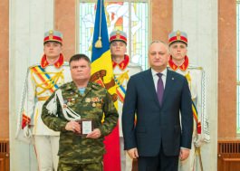 Șeful statului a conferit Crucea comemorativă „Participant la acțiunile de luptă din Afganistan (1979-1989)” unui grup de veterani