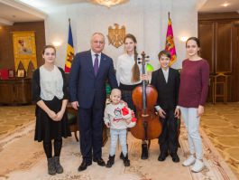 Președintele Igor Dodon a fost vizitat de membrii familiei Temilescu