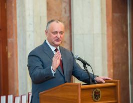 Igor Dodon a înmînat înalte distincții de stat unui grup de cetățeni ai Republicii Moldova