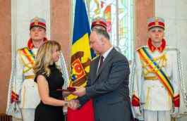 Igor Dodon a înmînat înalte distincții de stat unui grup de cetățeni ai Republicii Moldova