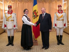 President Nicolae Timofti receives letters of accreditation from five envoys