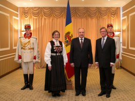 President Nicolae Timofti receives letters of accreditation from five envoys