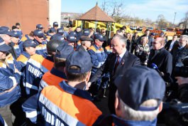 Președintele Igor Dodon a transmis 2 autospeciale ”Kamaz” Întreprinderii Municipale ”Exdrupo” din Chișinău