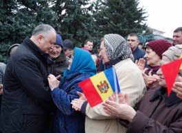 Igor Dodon a oferit un autocamion de tip ”KAMAZ” orașului Cupcini din raionul Edineț