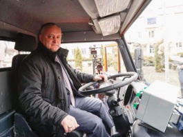 Raioanele Briceni și Ocnița au primit cîte o autospecială "Kamaz"   