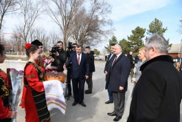 Глава государства передал две единицы спецтехники властям города Комрата и села Конгаз 