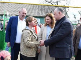 Igor și Galina Dodon au donat o casă familiei Onofrei din r-nul Ștefan Vodă