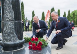 Președintele Republicii Moldova a participat la ceremonia solemnă de depunere a florilor la Memorialul Gloriei Militare „Eternitate”