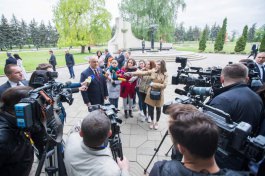 Președintele Republicii Moldova a participat la ceremonia solemnă de depunere a florilor la Memorialul Gloriei Militare „Eternitate”