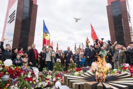 Igor Dodon a participat la marșul „Regimentul Nemuritor”