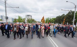 Igor Dodon a participat la marșul „Regimentul Nemuritor”