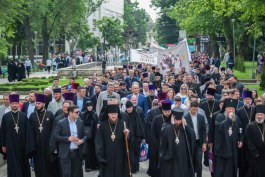 Igor Dodon împreună cu familia a participat la Marșul pentru susținerea familiei tradiționale