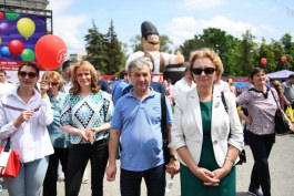 Igor Dodon împreună cu familia a participat la Festivalul Familiei