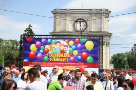 Igor Dodon împreună cu familia a participat la Festivalul Familiei