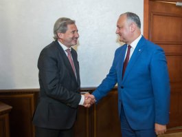 Președintele Republicii Moldova a avut o întrevedere cu Comisarul European pentru Politica Europeană de Vecinătate şi Negocieri pentru Extindere