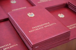 Peste 250 de absolvenți din toată țara au primit „Diploma de Onoare” a Președintelui Republicii Moldova