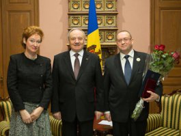 Moldovan president awards high state distinction to Bulgarian envoy