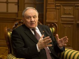 Moldovan president awards high state distinction to Bulgarian envoy