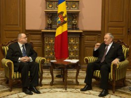 Moldovan president awards high state distinction to Bulgarian envoy