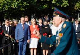 Igor Dodon a participat la evenimentele dedicate aniversării a 75-a de la eliberarea orașului Comrat de fascism