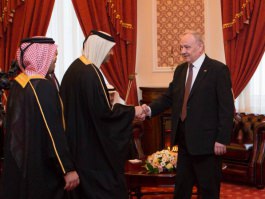 Moldovan president receives accreditation letters from Qatari ambassador