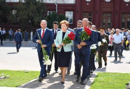 Igor Dodon a participat la ceremonia de inaugurare a Monumentului eroilor eliberatori ai capitalei, renovat